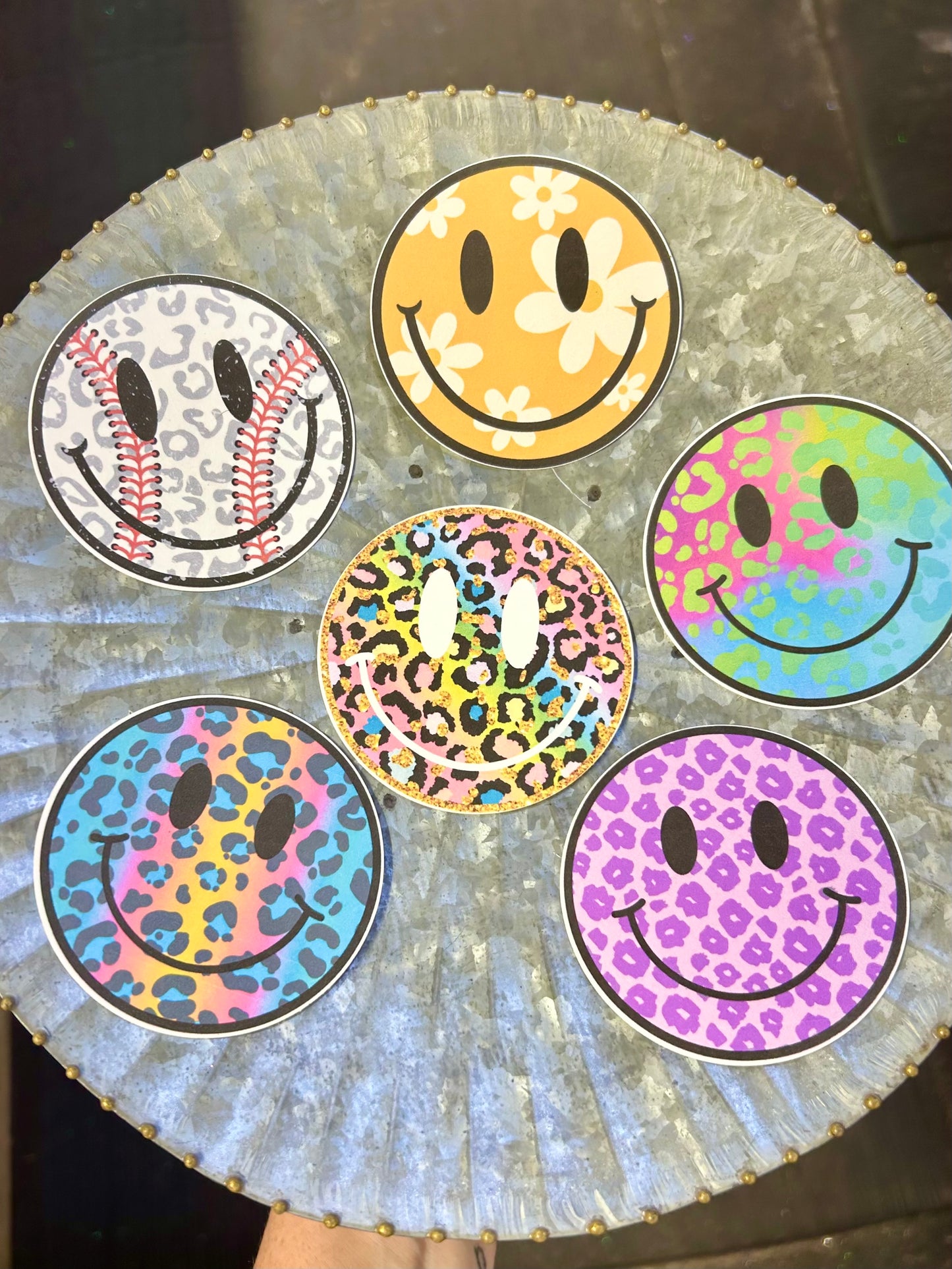 “All Smiles” Statement Circle