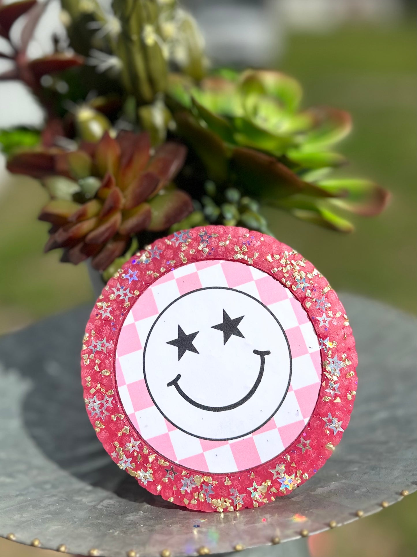 “All Smiles” Statement Circle