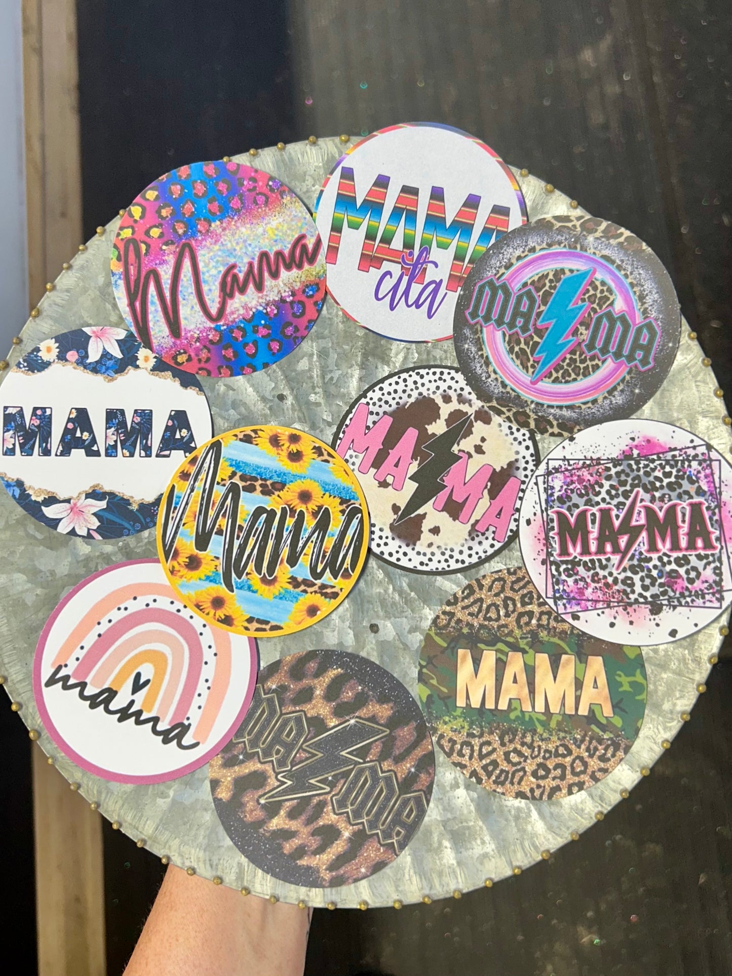 #MOMlife Statement Circle